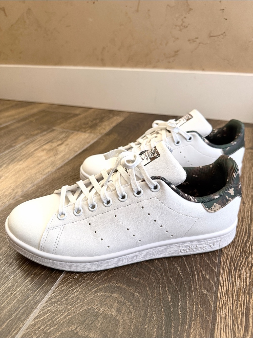 Adidas Stan Smith Kids Classic Trainers In White Camo - 7 US UNISEX